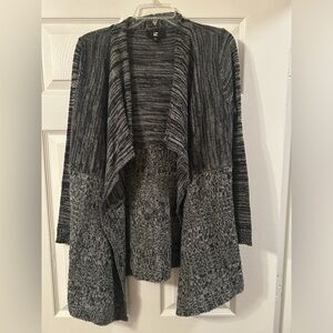 IZ Byer women’s sweater - size M